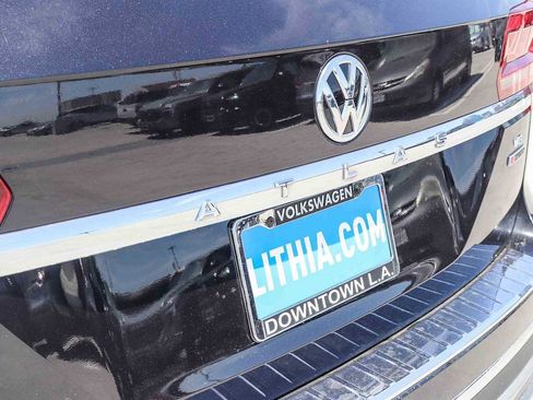 Used 2018 Volkswagen Atlas SEL Premium image 8
