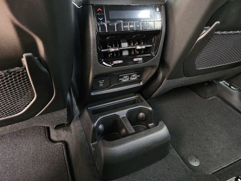 New 2026 Jeep Grand Cherokee L 2WD image 10