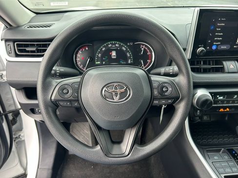 Used 2025 Toyota RAV4 LE image 20