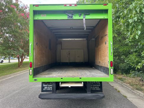 Used 2008 Ford E-350 and Econoline 350 Super Duty RWD image 9