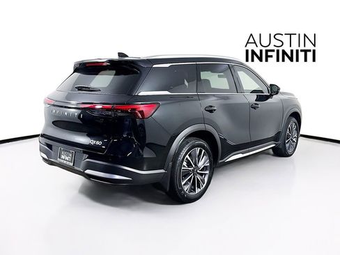 Certified 2026 INFINITI QX60 Luxe w/ Family Package image 9