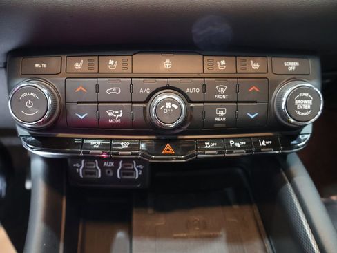 Used 2022 Dodge Durango R/T image 38