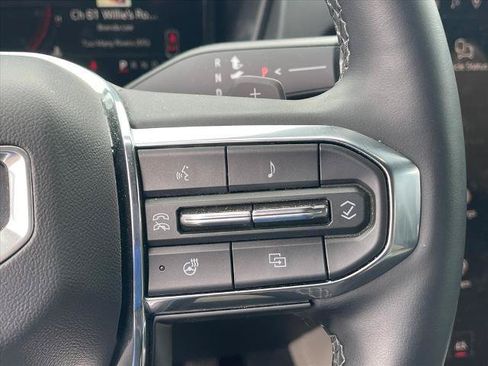 Used 2025 GMC Terrain Elevation w/ Elevation Premium Package AWD/4WD image 11