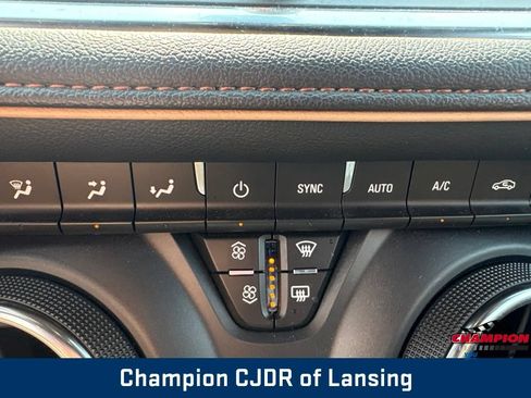 Used 2022 Chevrolet Blazer Premier AWD/4WD image 28