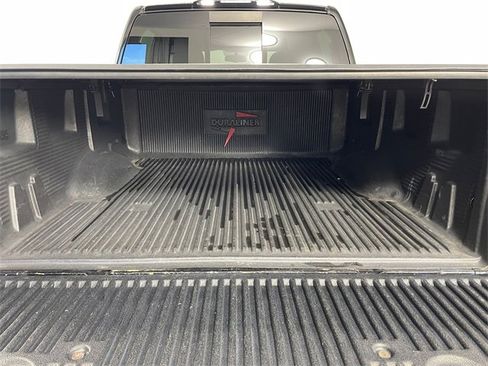 Used 2017 Nissan Titan SV image 17