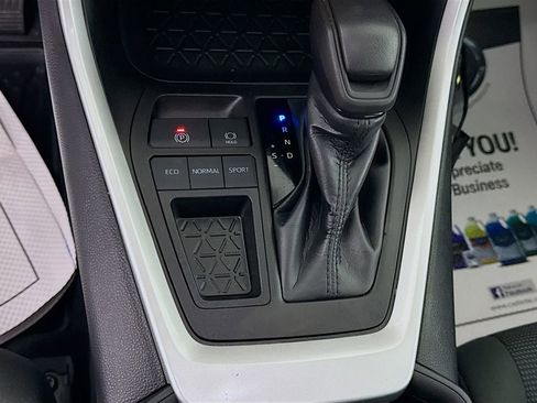 Certified 2022 Toyota RAV4 LE image 14