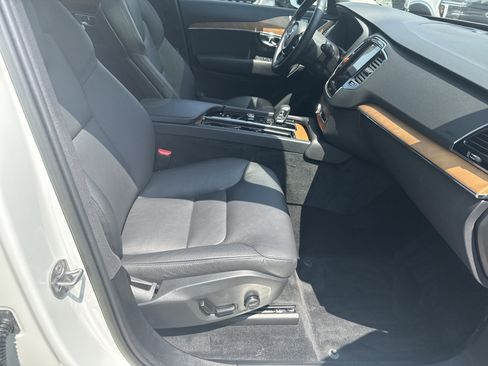 Used 2023 Volvo XC90 B6 Plus AWD/4WD image 13