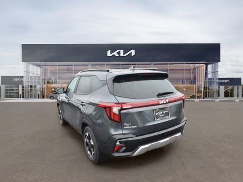 New 2026 Kia Seltos S FWD image 6