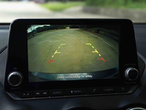Used 2023 Nissan Sentra SV FWD image 30