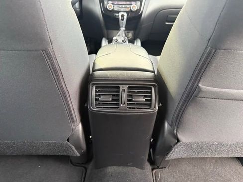 Certified 2022 Nissan Rogue Sport SV image 25