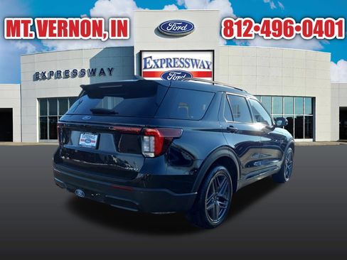 Used 2025 Ford Explorer ST-Line w/ ST-Line Street Pack image 6