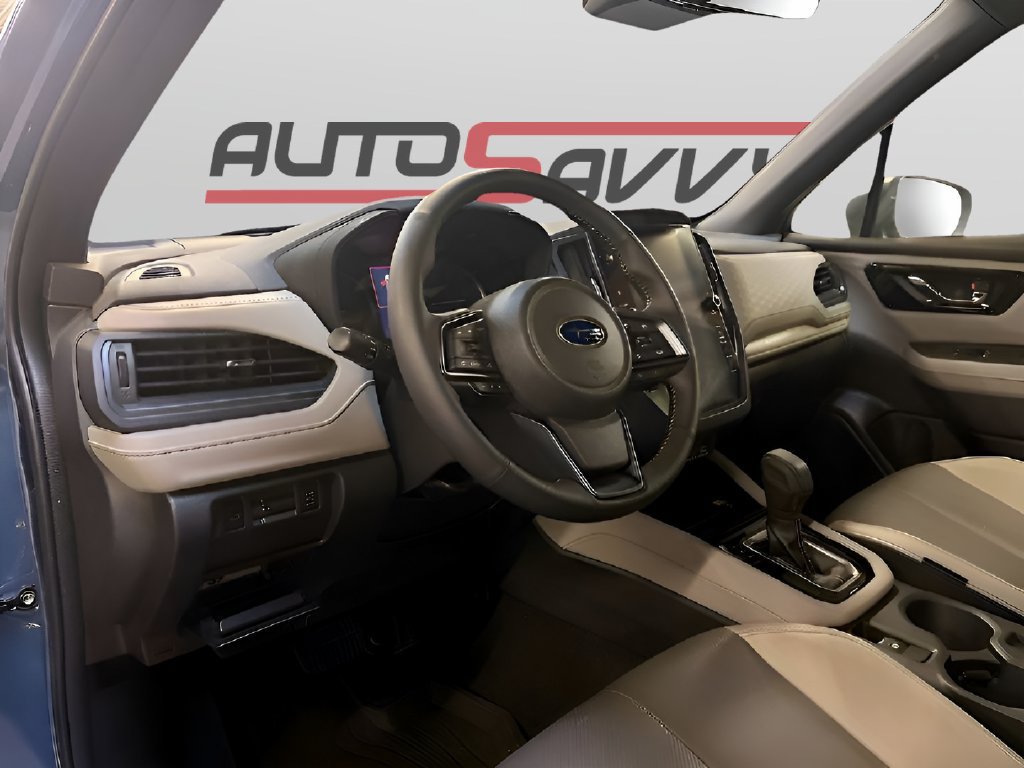 Used 2025 Subaru Forester Limited AWD/4WD image 9