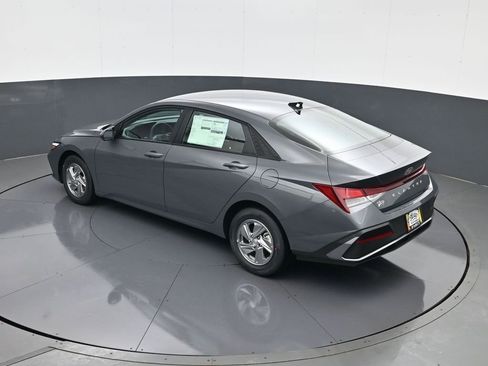 New 2026 Hyundai Elantra SE image 19