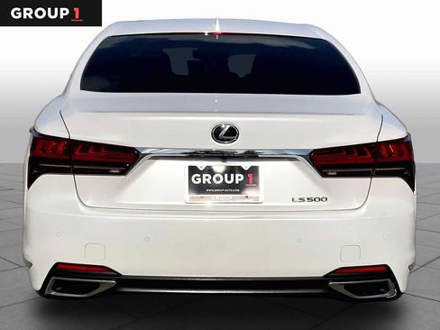 Certified 2021 Lexus LS 500 w/ Accessory Package (Z2) RWD image 5