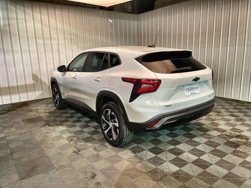 Used 2024 Chevrolet Trax RS w/ Driver Confidence Package image 6