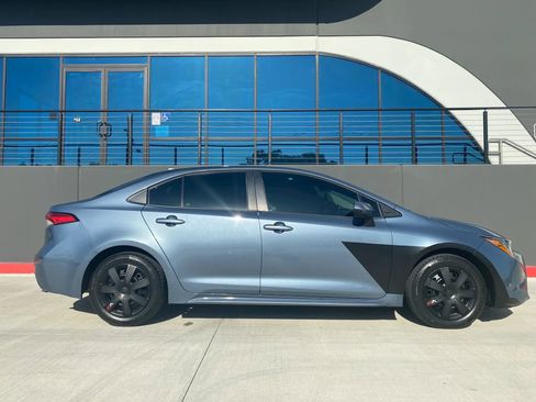 Used 2020 Toyota Corolla LE FWD image 5