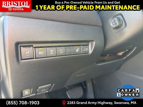 Used 2021 Toyota Venza Limited image 23