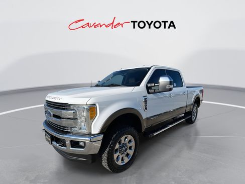 Used 2017 Ford F250 Lariat w/ Chrome Package image 1