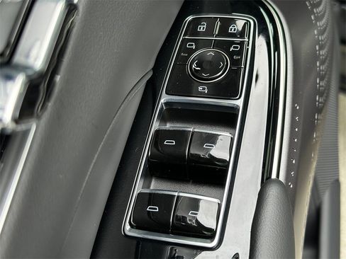 Used 2025 Cadillac Lyriq Sport image 21