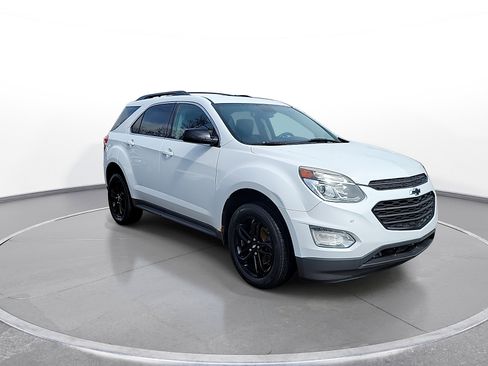 Used 2017 Chevrolet Equinox LT w/ Sport Edition image 2
