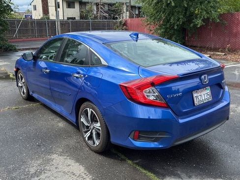 Used 2016 Honda Civic Touring image 4