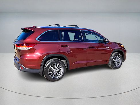 Used 2018 Toyota Highlander XLE image 6