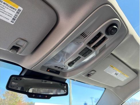 Used 2015 GMC Terrain SLT image 23