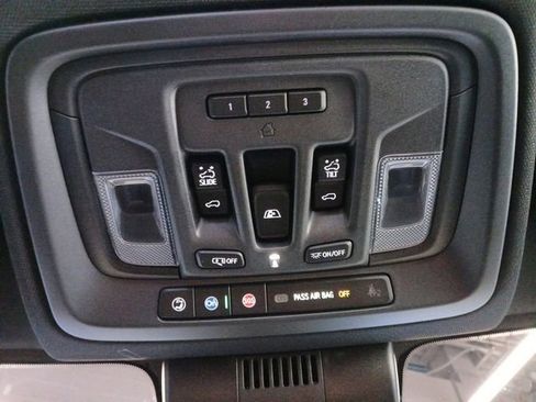 Used 2024 Chevrolet Silverado 1500 High Country w/ Technology Package image 25