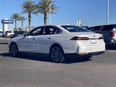 Certified 2025 BMW i5 eDrive40i w/ Premium Package image 9