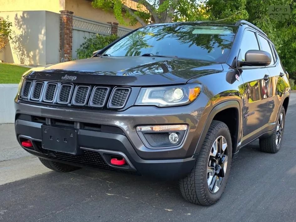 Used 2018 Jeep Compass Trailhawk w/ Leather Interior Group AWD/4WD image 1