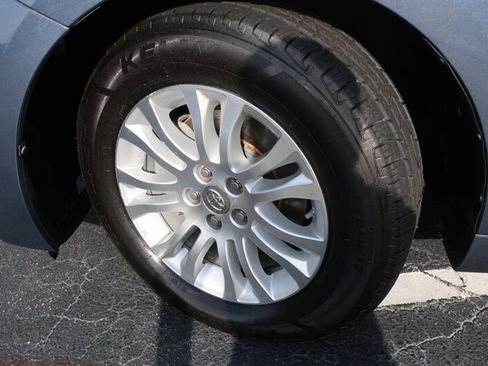Used 2015 Toyota Sienna XLE Premium image 38