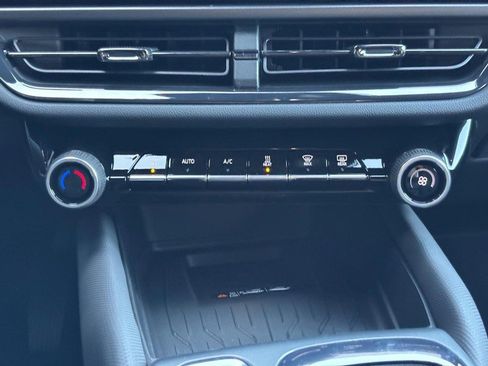 New 2026 Chevrolet Equinox EV RS image 10