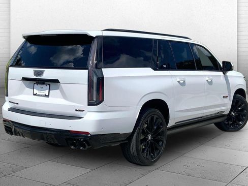 Certified 2026 Cadillac Escalade ESV V w/ LPO, ONYX Package AWD/4WD image 14