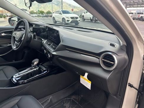 New 2026 Chevrolet Trax ACTIV w/ Sunroof Package FWD image 19