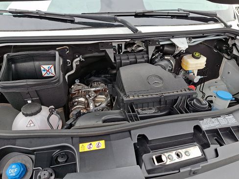 Used 2025 Mercedes-Benz Sprinter 2500 image 26