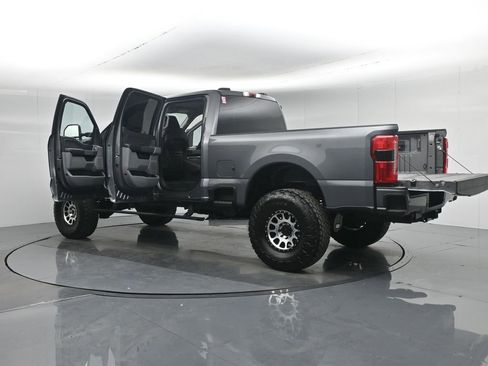 Used 2023 Ford F250 XLT w/ Black Appearance Package image 43