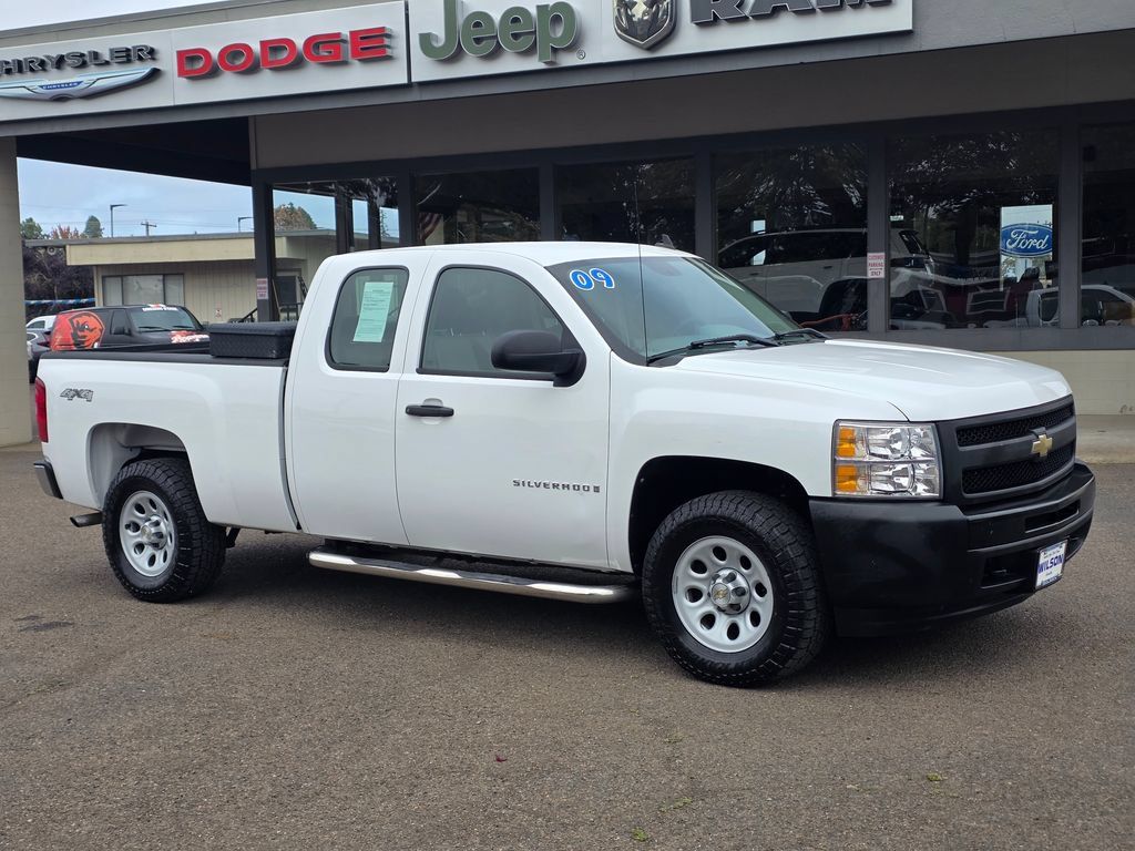 Used 2009 Chevrolet Silverado 1500 W/T AWD/4WD image 3