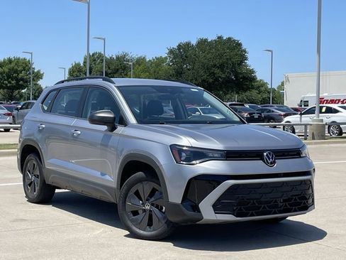 Used 2025 Volkswagen Taos S FWD image 2