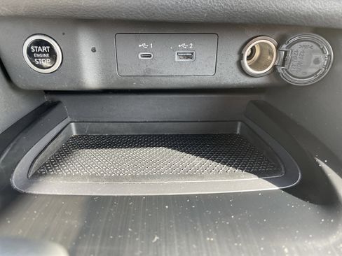 Used 2023 Nissan Rogue SV image 16