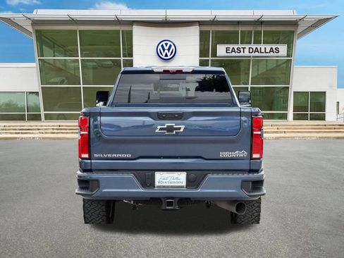 Used 2025 Chevrolet Silverado 2500 High Country w/ Technology Package AWD/4WD image 4