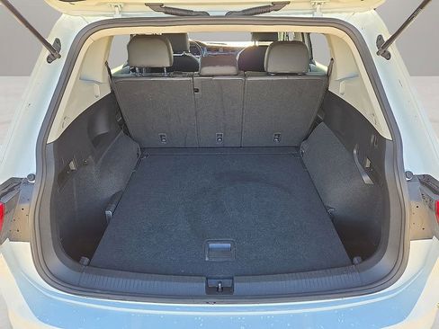 Used 2023 Volkswagen Tiguan SE image 13