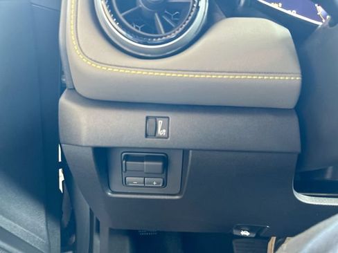 Used 2026 Chevrolet Colorado ZR2 w/ Technology Package AWD/4WD image 18