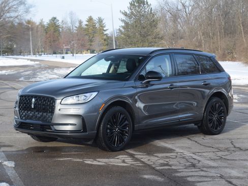 Used 2023 Lincoln Corsair Reserve w/ Jet Appearance Package image 20