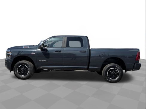 Used 2025 RAM 2500 Laramie AWD/4WD image 2