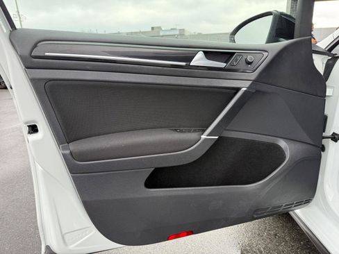 Used 2017 Volkswagen GTI Sport image 17