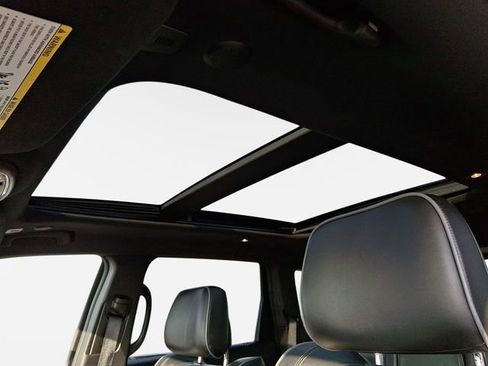 Used 2021 Jeep Grand Cherokee Overland image 18