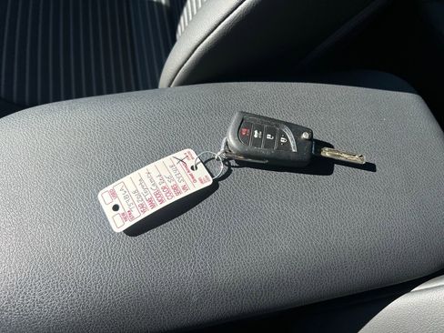 Certified 2018 Toyota Camry SE image 31