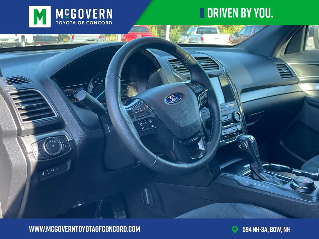 Used 2019 Ford Explorer XLT w/ Equipment Group 202A AWD/4WD image 13
