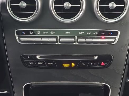 Used 2017 Mercedes-Benz GLC 300 4MATIC image 22