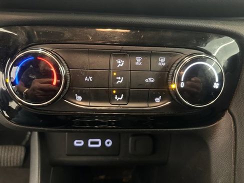 Used 2023 Buick Encore GX Preferred w/ Cold Weather Comfort Package FWD image 28